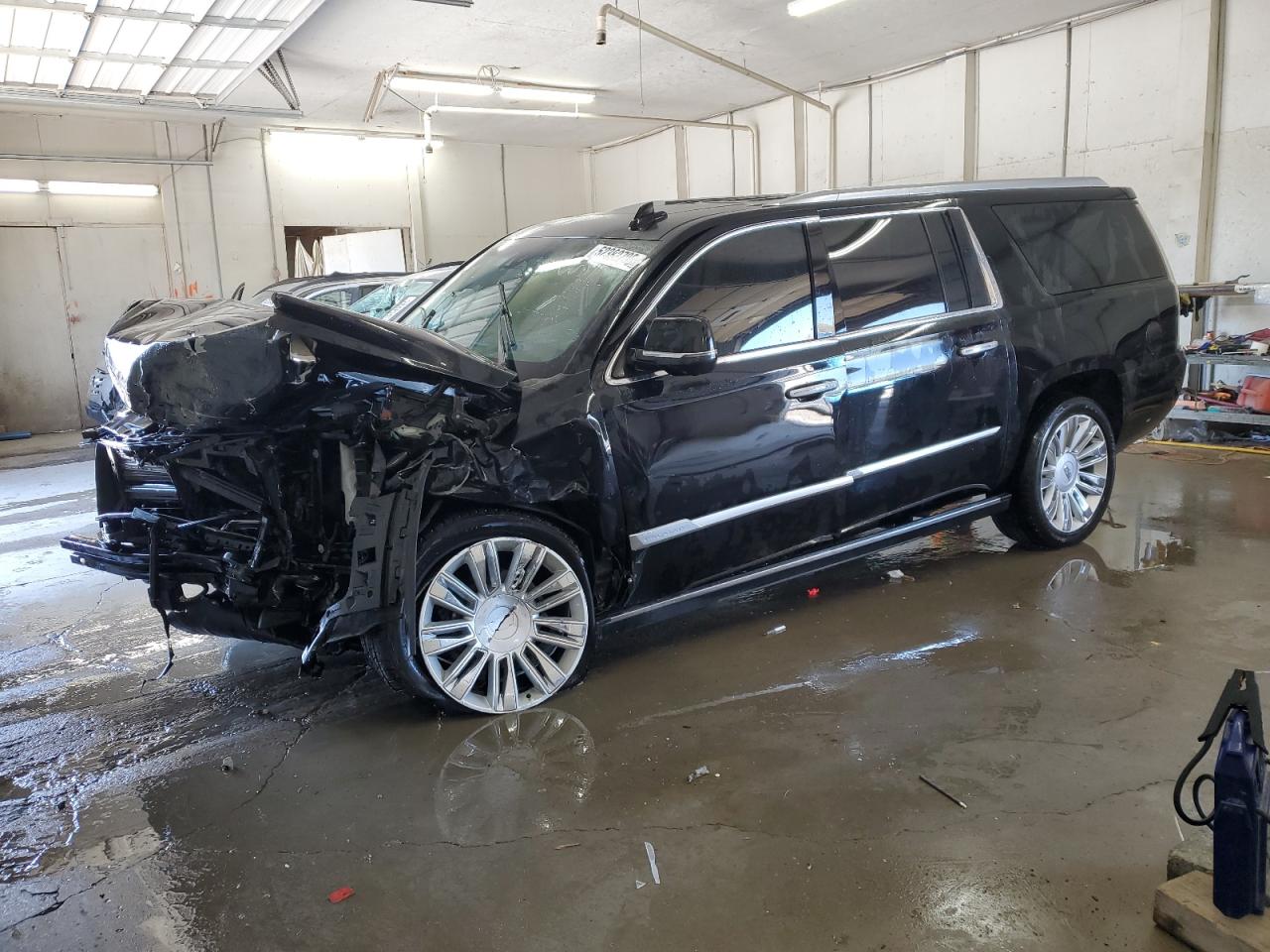 CADILLAC ESCALADE ESV PLATINUM