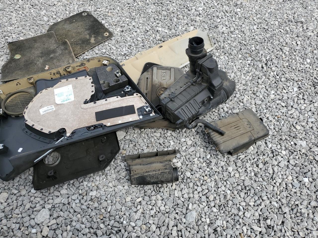 Lot #3151503649 2015 VOLKSWAGEN TIGUAN S