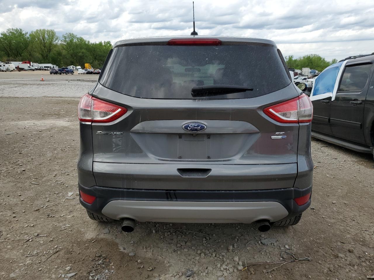FORD ESCAPE SE