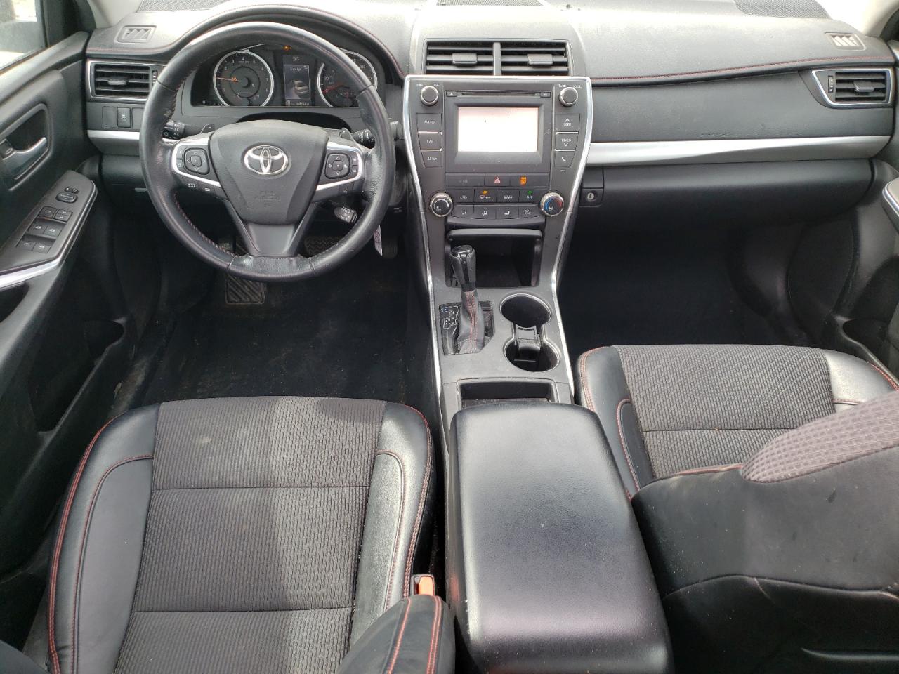 Toyota Camry le 2016