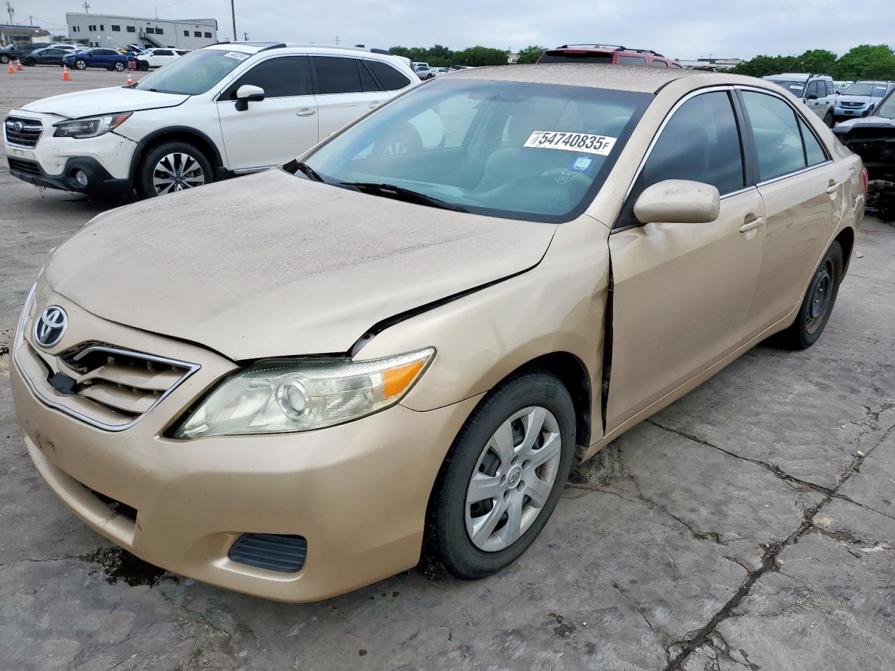 TOYOTA CAMRY BASE