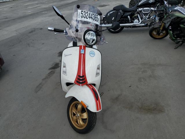 VESPA GTS 300 2022 white   ZAPMA39M6N5202680 photo #3