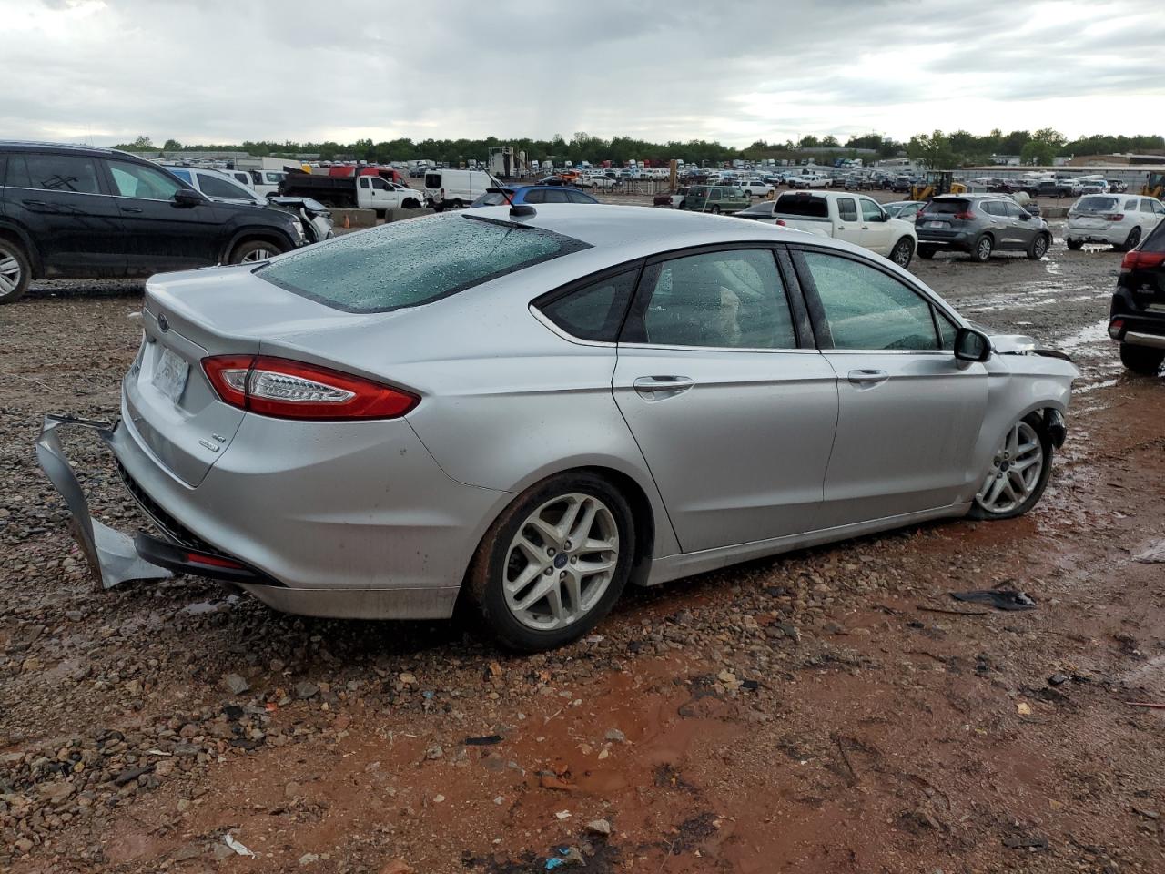 FORD FUSION SE