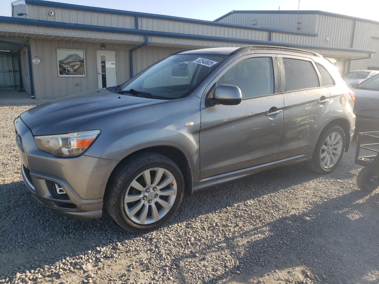 MITSUBISHI OUTLANDER SE