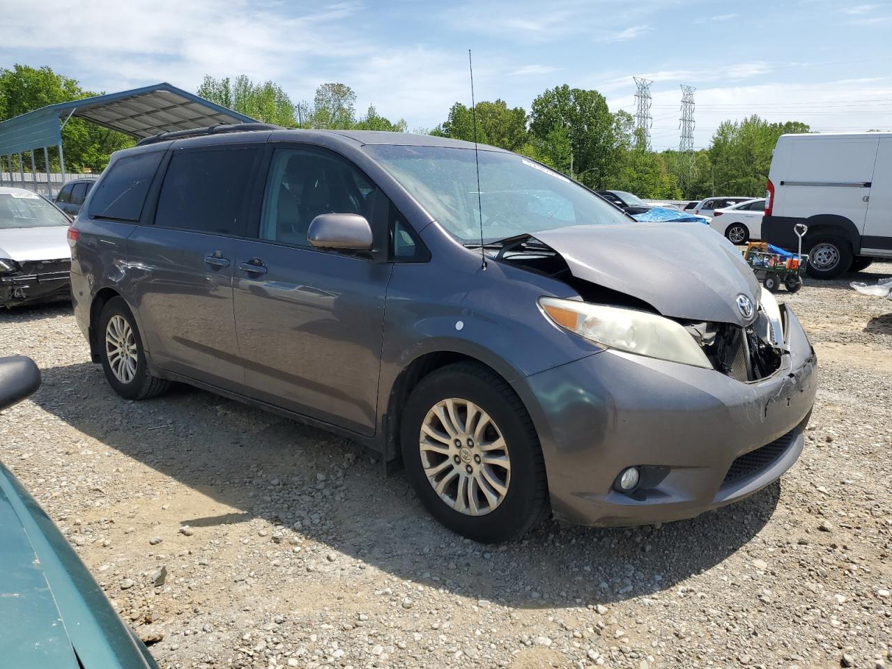 TOYOTA SIENNA XLE