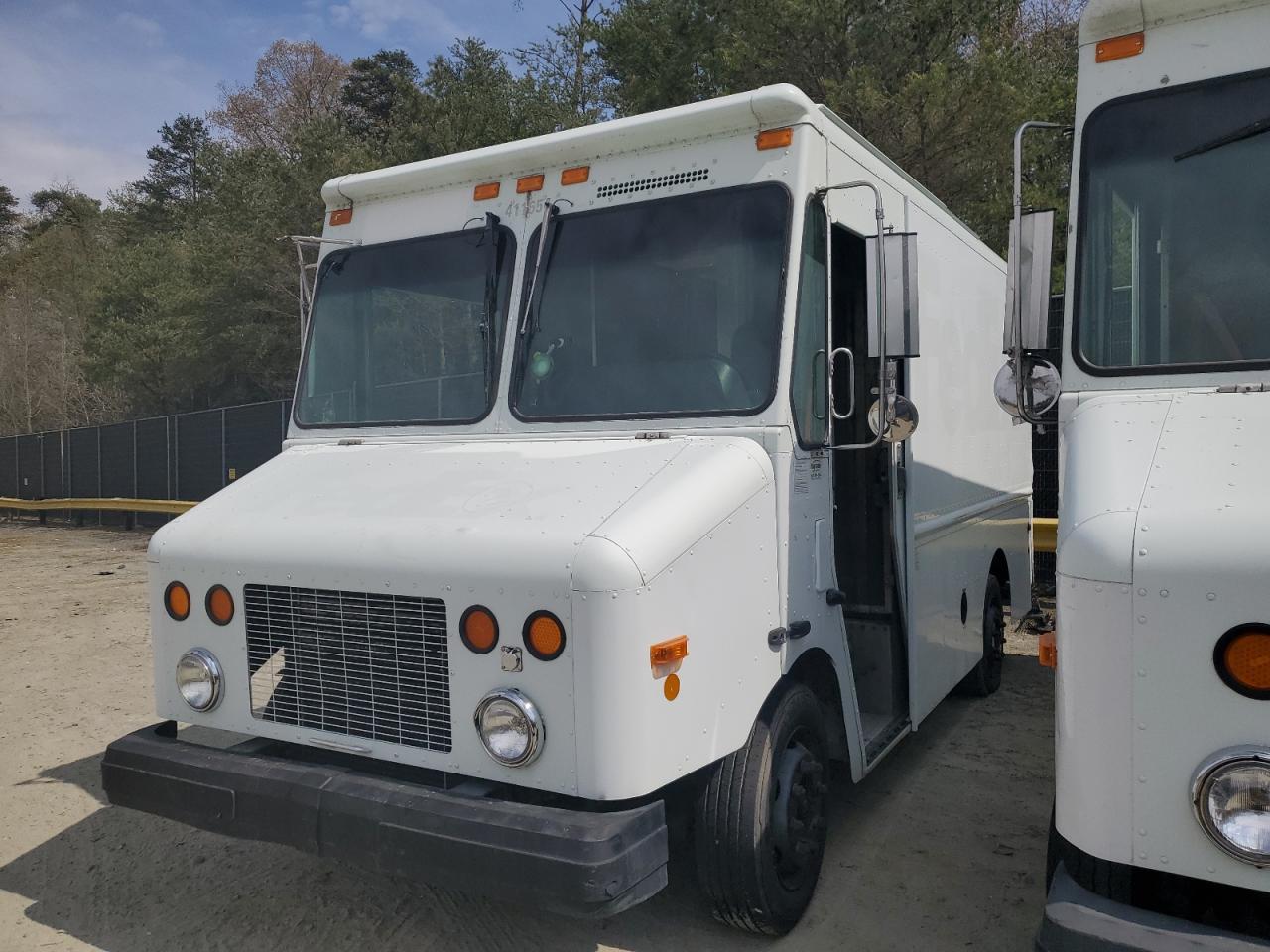  Salvage Freightliner Chassis M