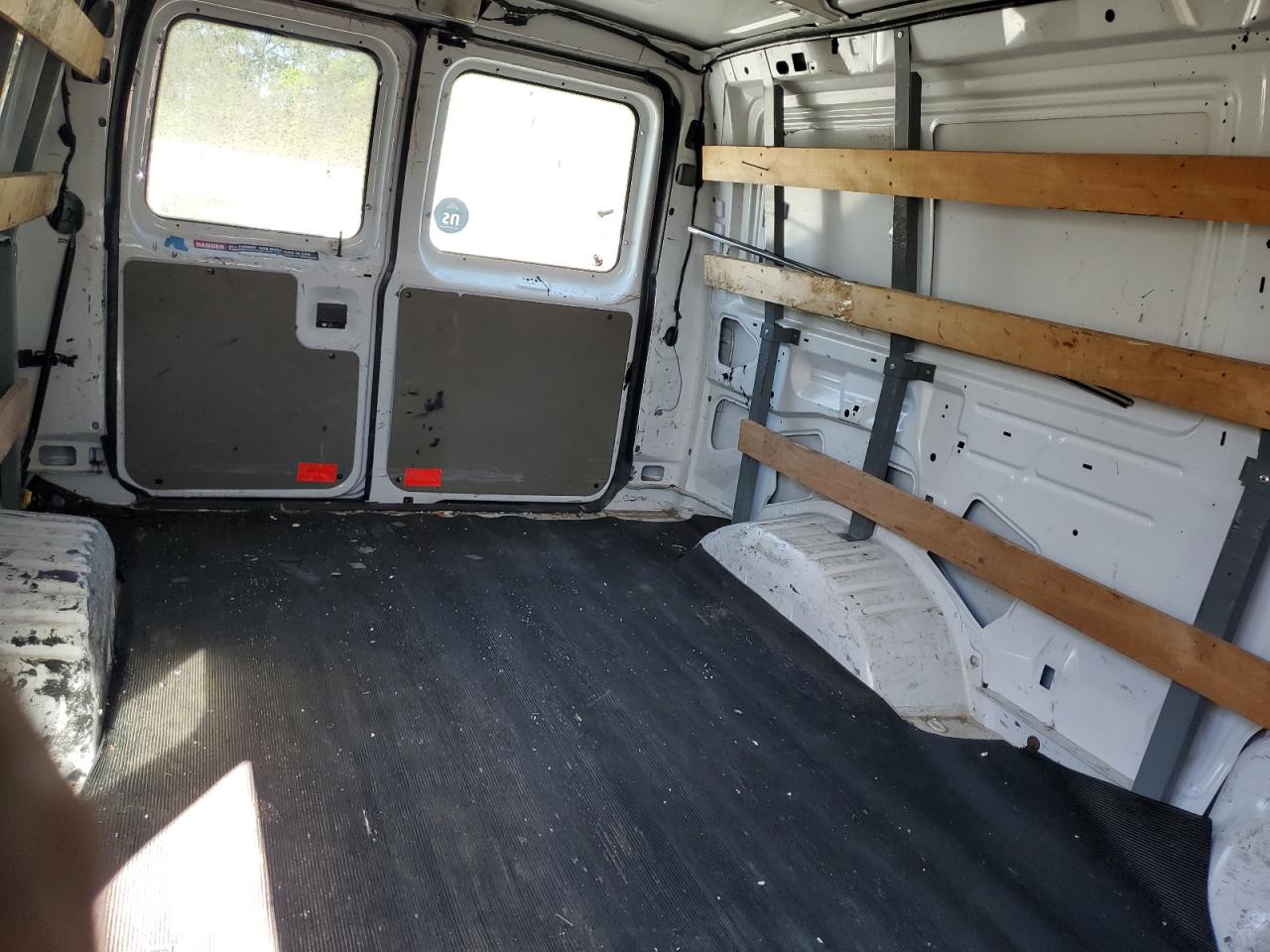 FORD ECONOLINE E250 VAN