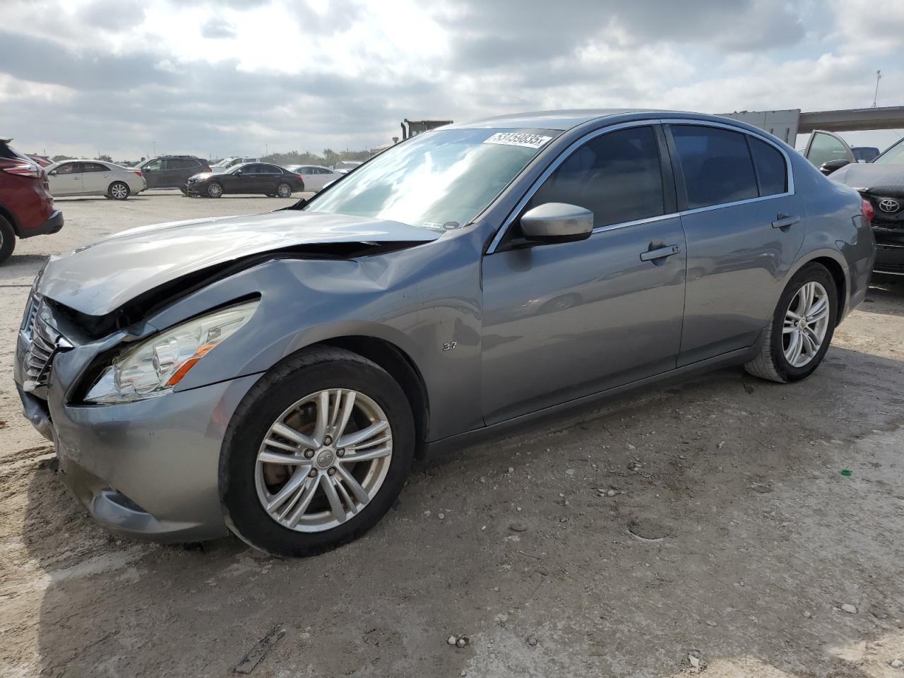 INFINITI Q40