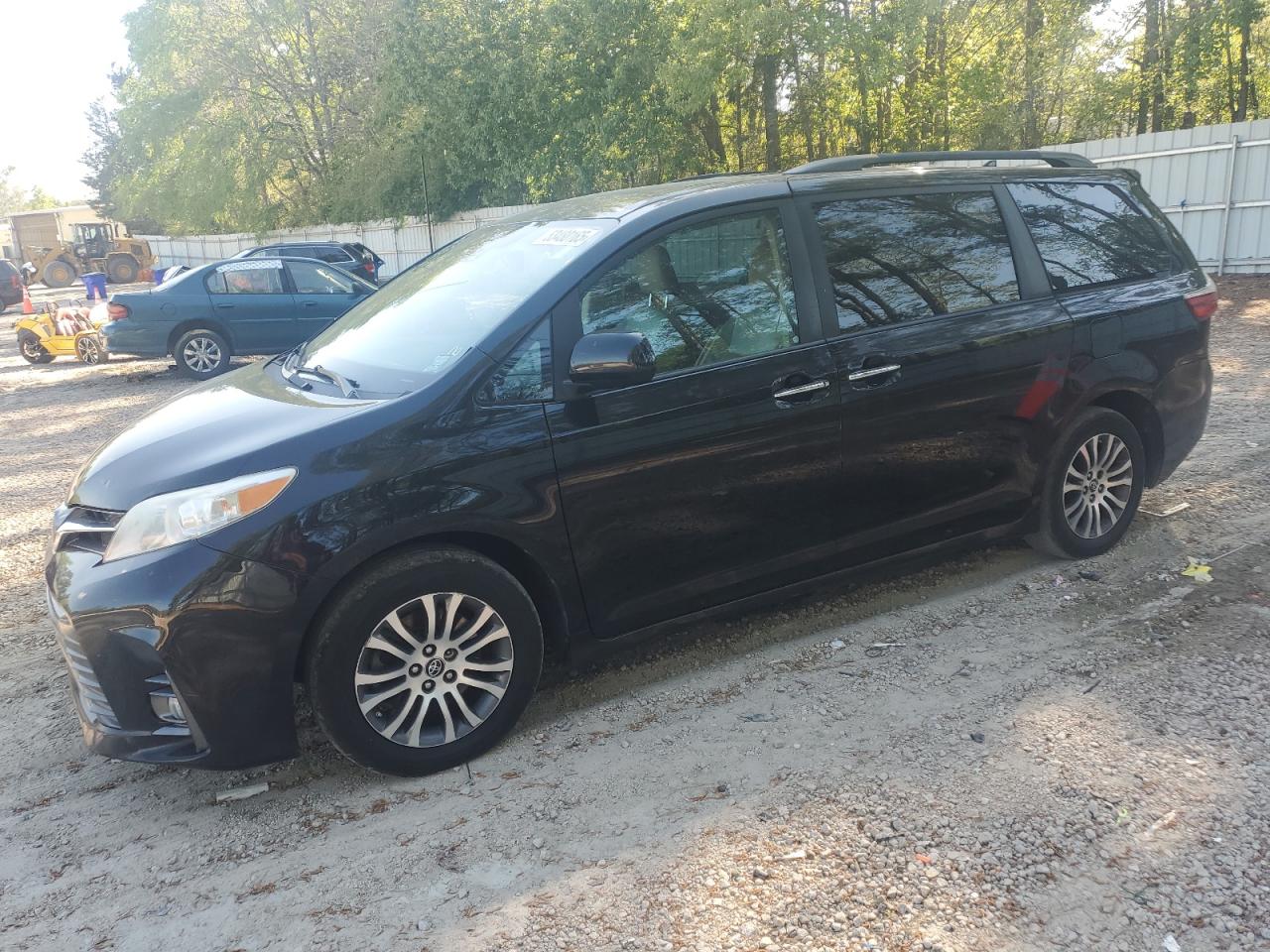 TOYOTA SIENNA XLE
