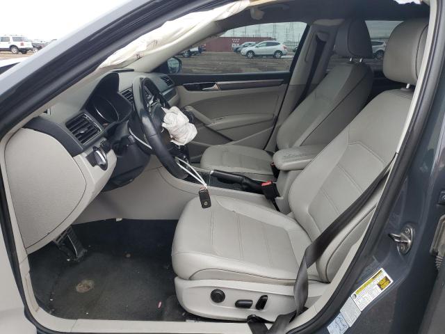 2017 VOLKSWAGEN PASSAT R-L 1VWDT7A35HC056307