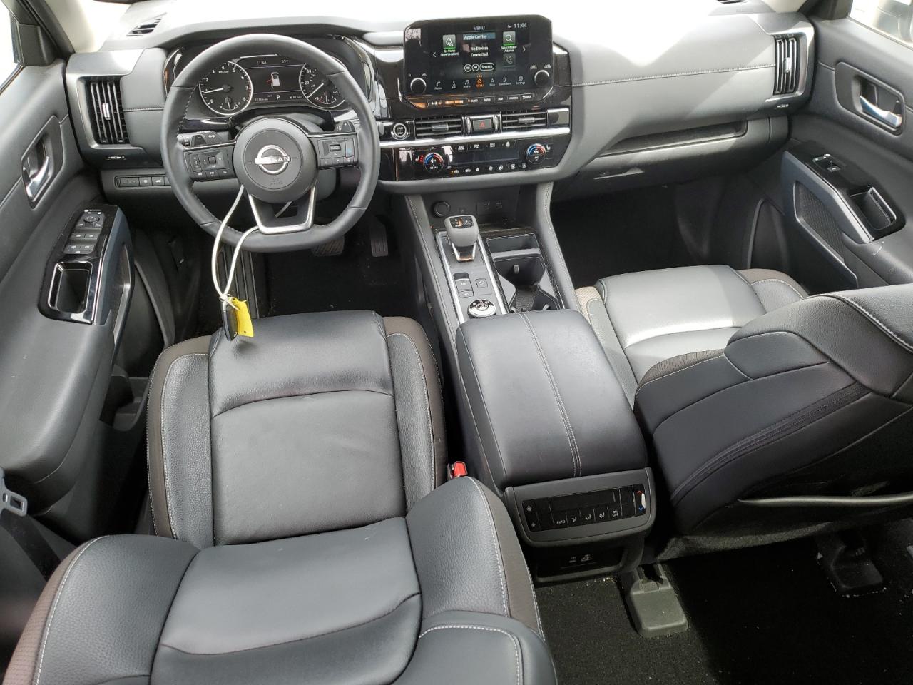 NISSAN PATHFINDER SL