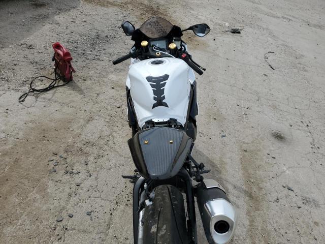 2023 SUZUKI GSX-R1000 JS1DM11B8P7100323