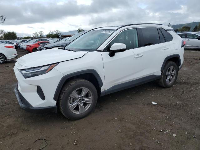 TOYOTA RAV4 XLE 2022 white  gas 2T3W1RFV3NC174597 photo #1