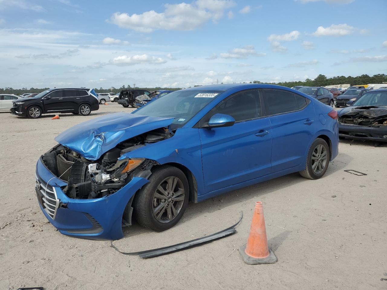 HYUNDAI ELANTRA SE