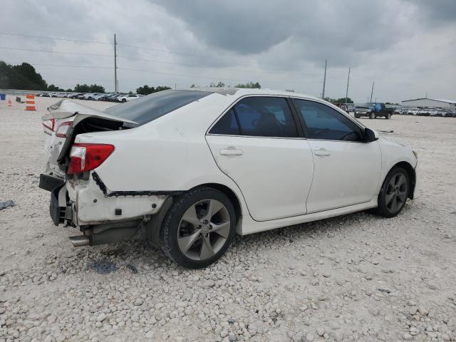 Vin: 4t1bf1fk2eu446796, lot: 51631765, toyota camry l 20143