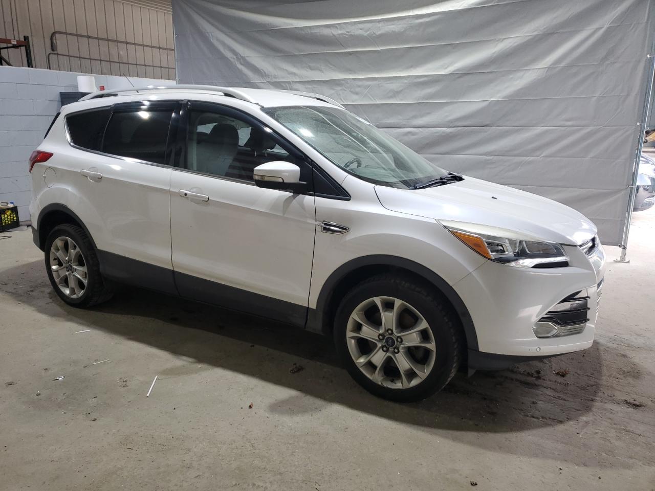 FORD ESCAPE TITANIUM