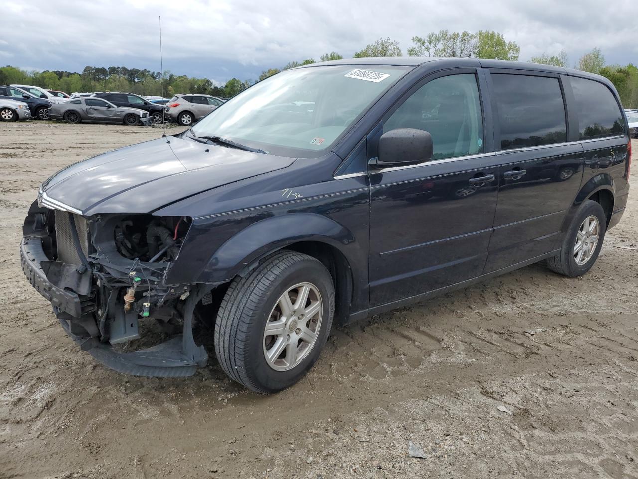 CHRYSLER TOWN & COUNTRY LX