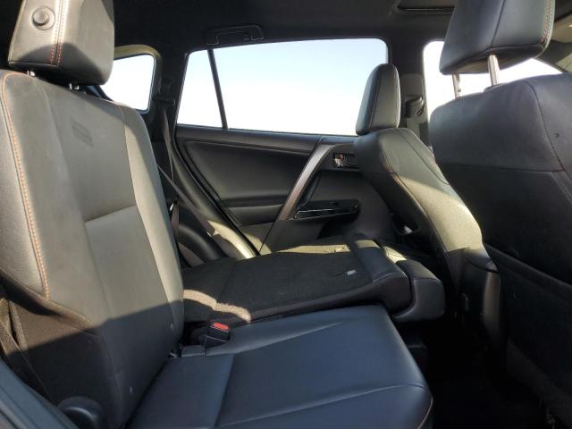 2018 TOYOTA RAV4 SE JTMNFREV8JJ745054