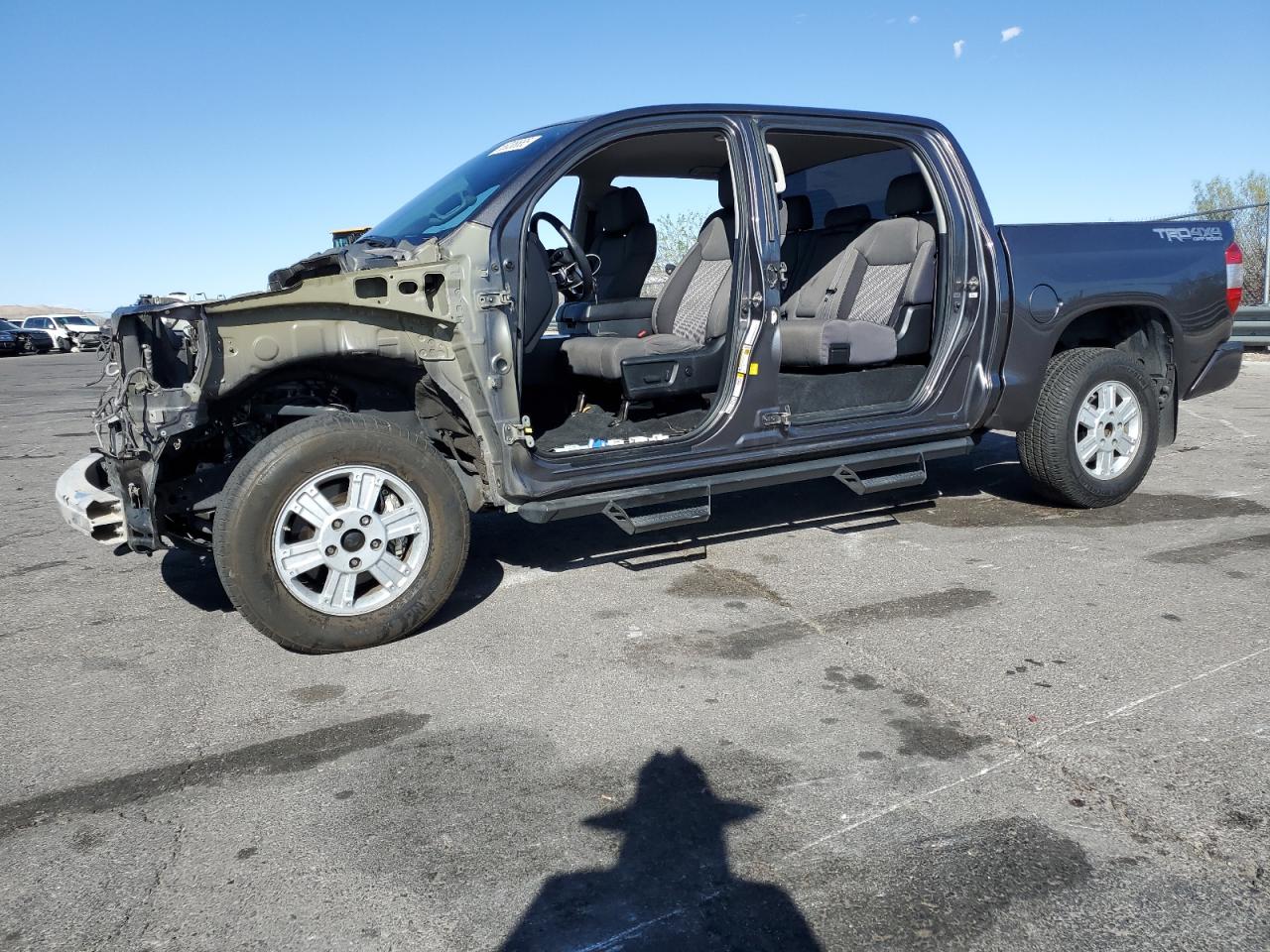 TOYOTA TUNDRA CREWMAX SR5
