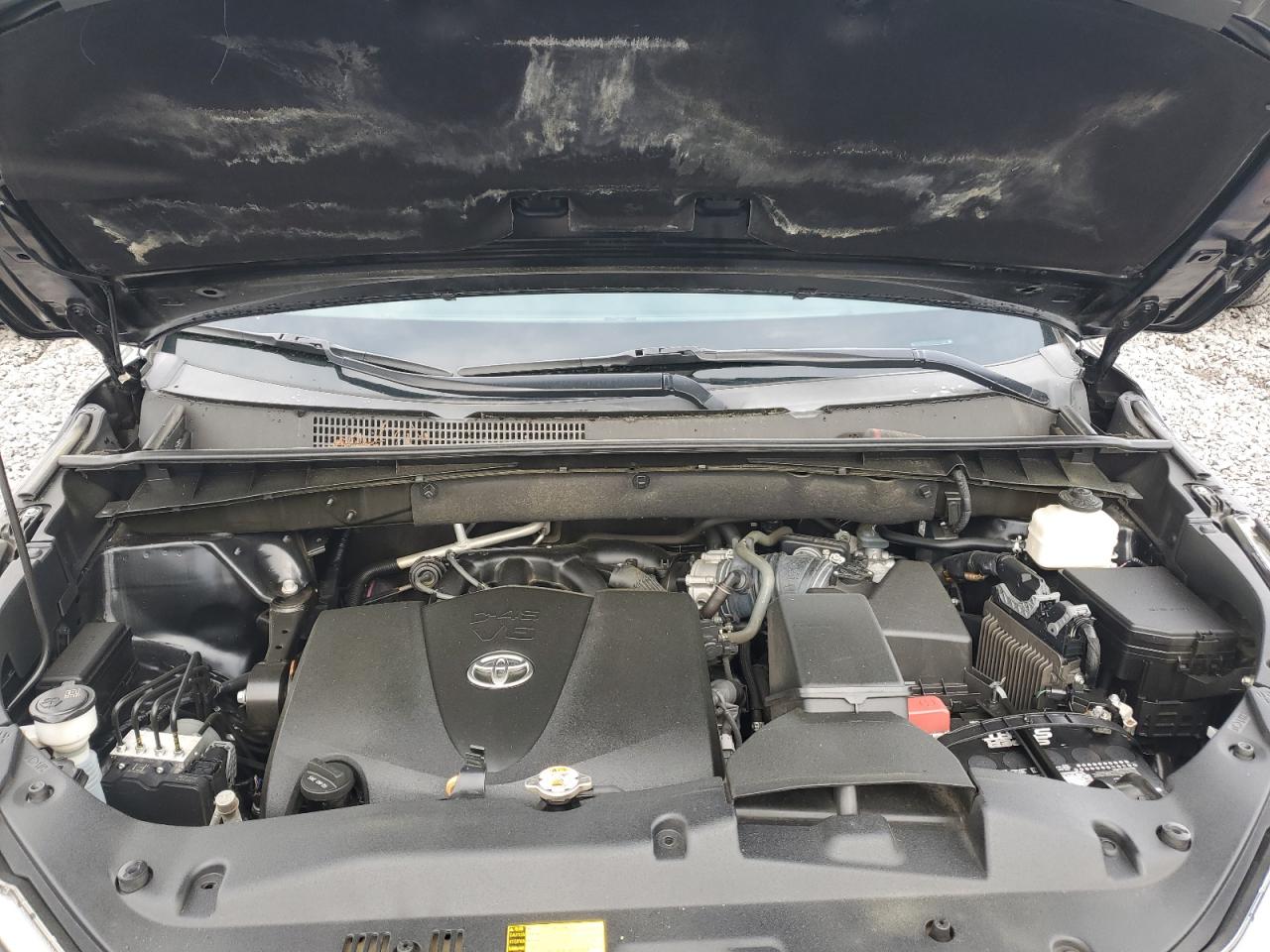 TOYOTA HIGHLANDER SE