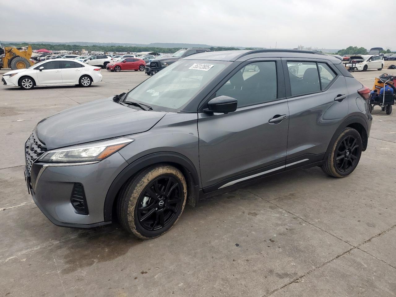 NISSAN KICKS SR