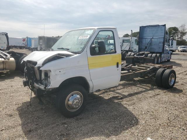 FORD ECONOLINE E450 SUPER DUTY CUTAWAY VAN