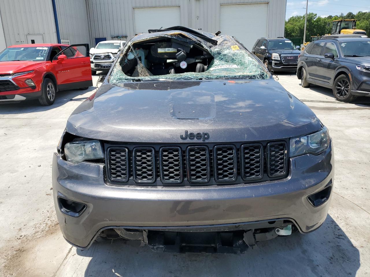 JEEP GRAND CHEROKEE LAREDO