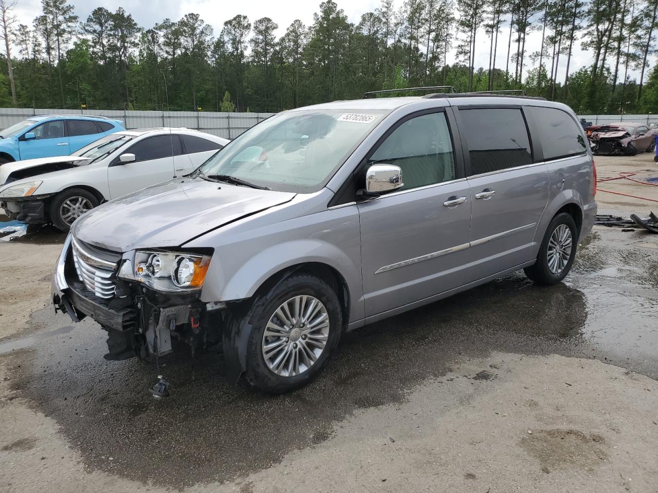 CHRYSLER TOWN & COUNTRY TOURING L