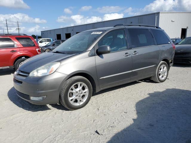 TOYOTA SIENNA XLE