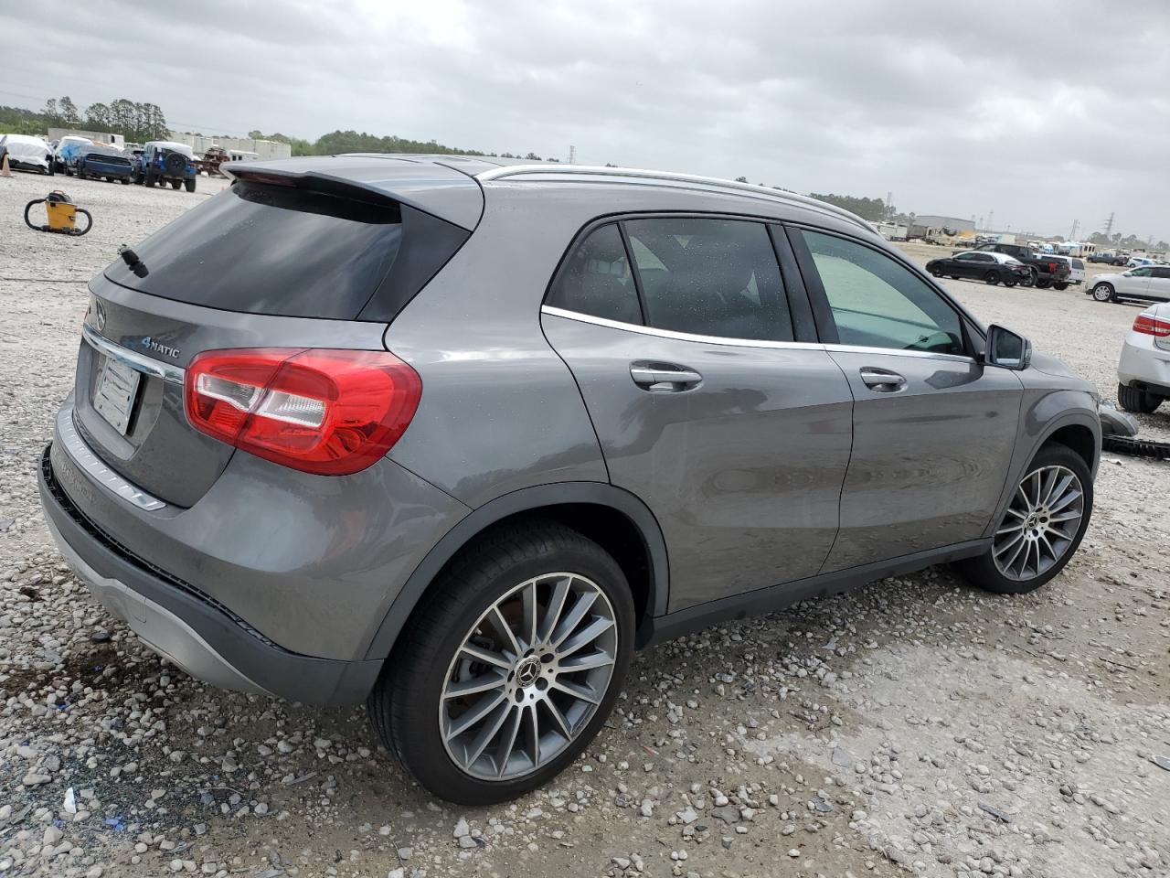 MERCEDES-BENZ GLA-CLASS 2018
