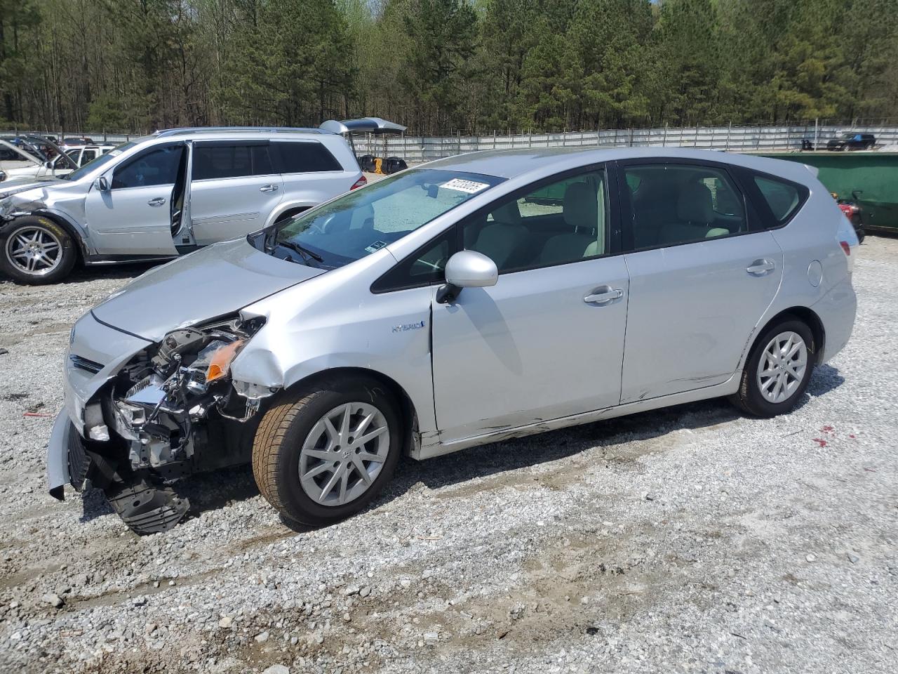 TOYOTA PRIUS V