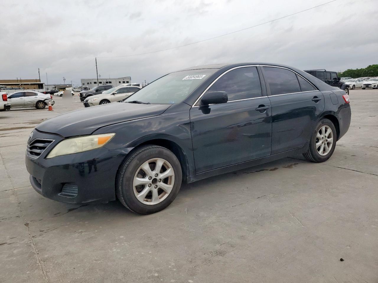 TOYOTA CAMRY BASE