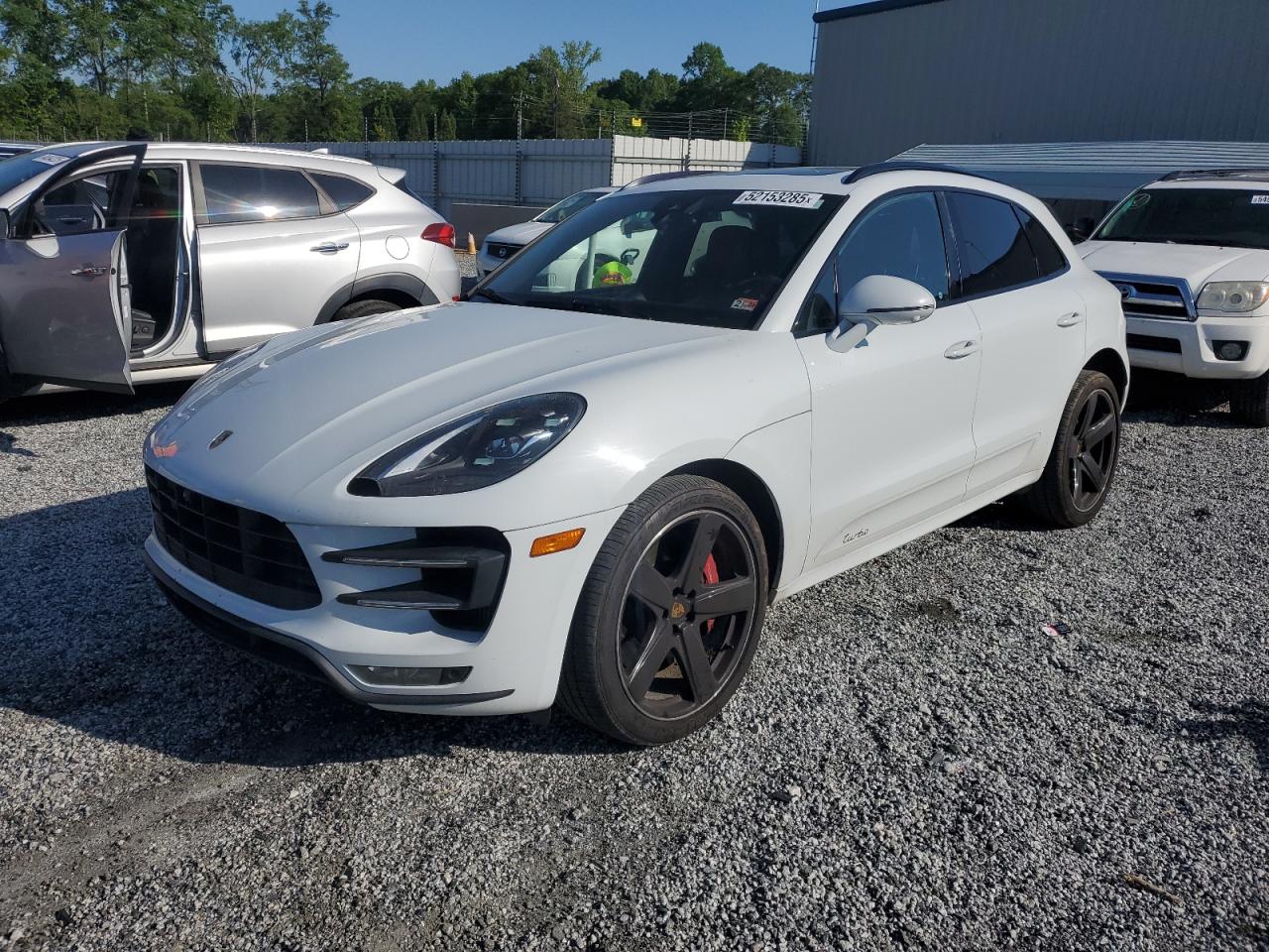 PORSCHE MACAN TURBO