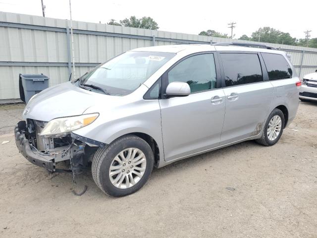 TOYOTA SIENNA XLE