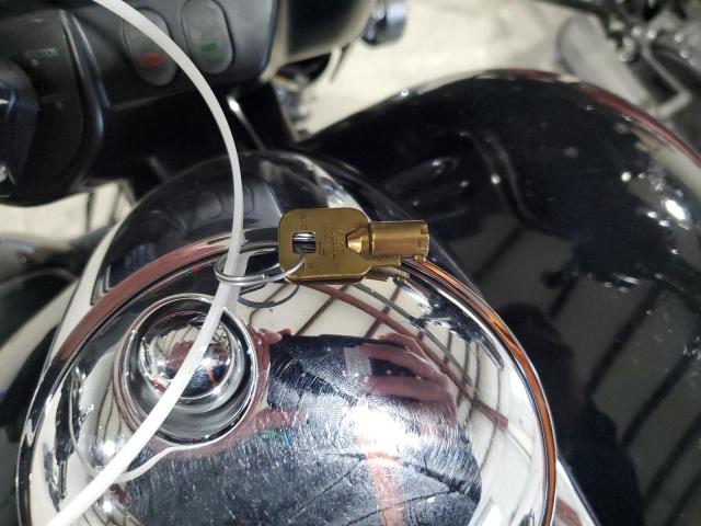 2011 HARLEY-DAVIDSON FLHTCU 1HD1FC414BB656540