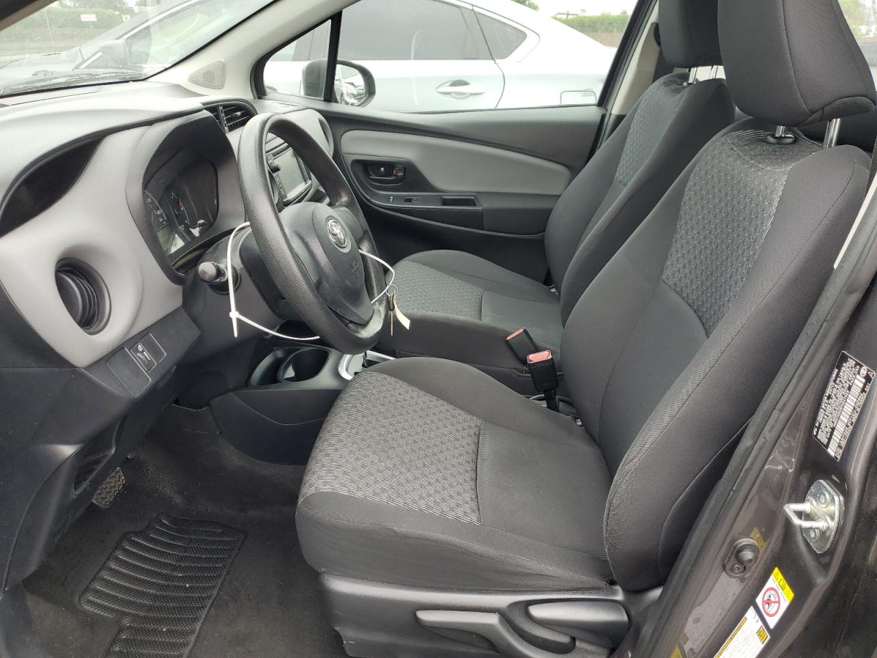 Toyota Yaris 2015
