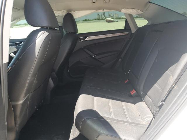 2017 VOLKSWAGEN PASSAT R-L - 1VWDT7A31HC015950