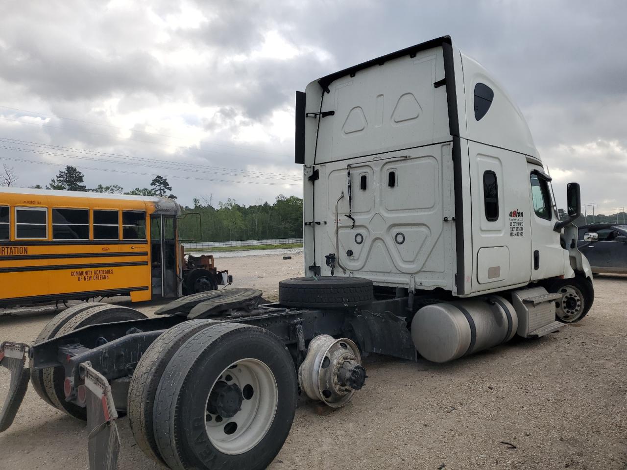 Lot #3292647605 2024 FREIGHTLINER CASCADIA
