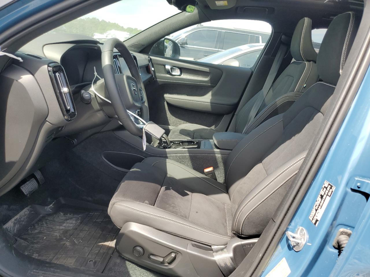 VOLVO XC40 RECHARGE PLUS