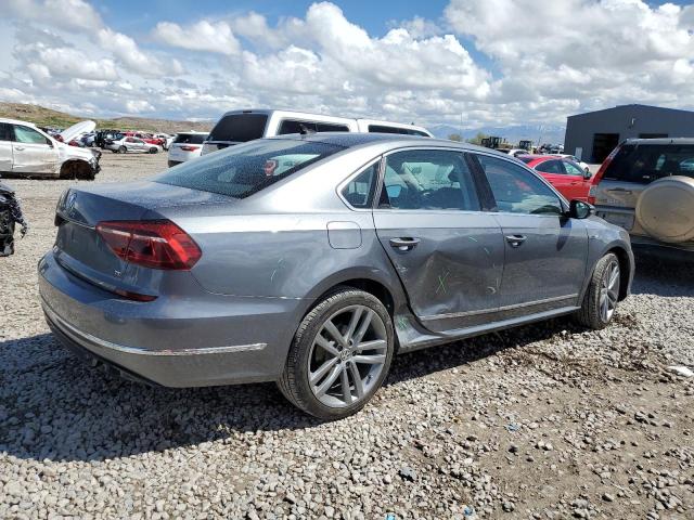 2017 VOLKSWAGEN PASSAT R-L 1VWDT7A33HC077897