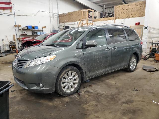 TOYOTA SIENNA XLE