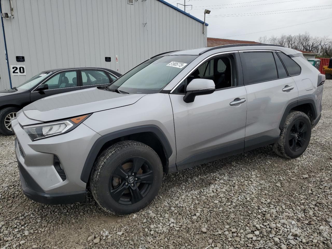 TOYOTA RAV4 XLE
