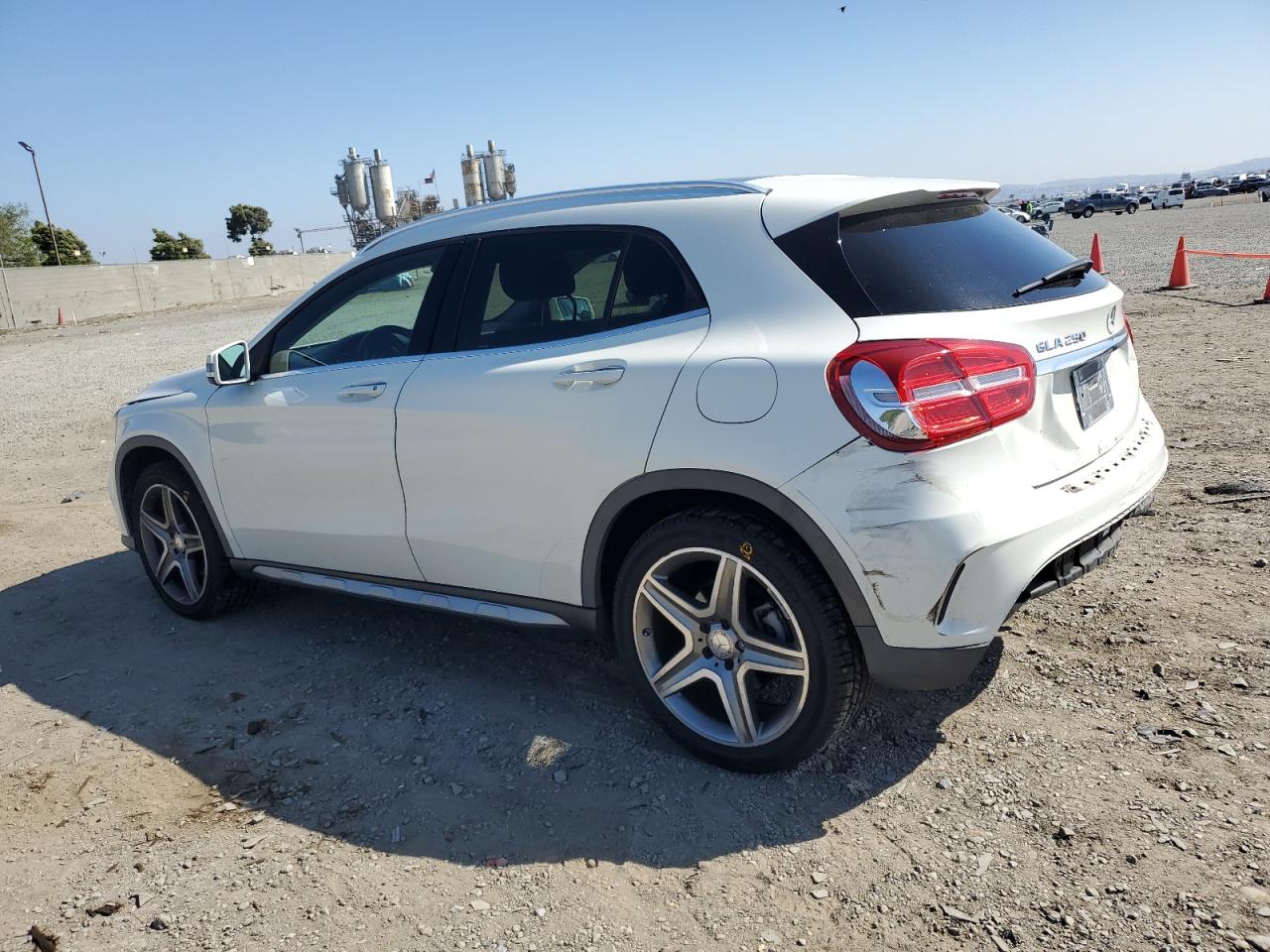 MERCEDES-BENZ GLA-CLASS 2015
