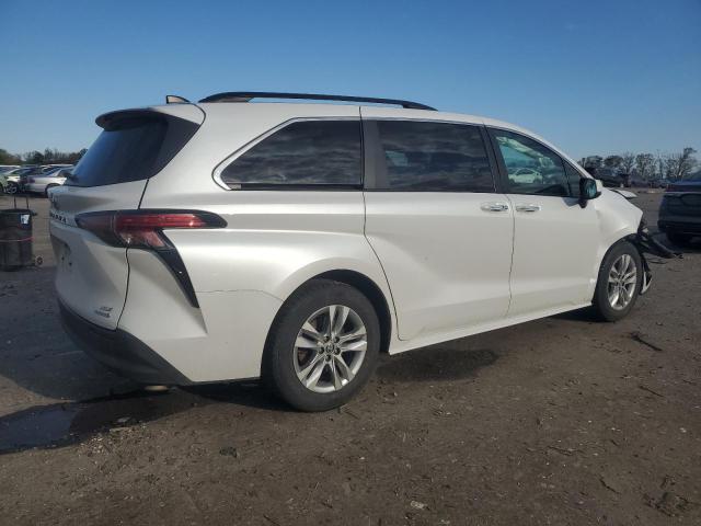 2022 TOYOTA SIENNA XLE 5TDJSKFC4NS056541