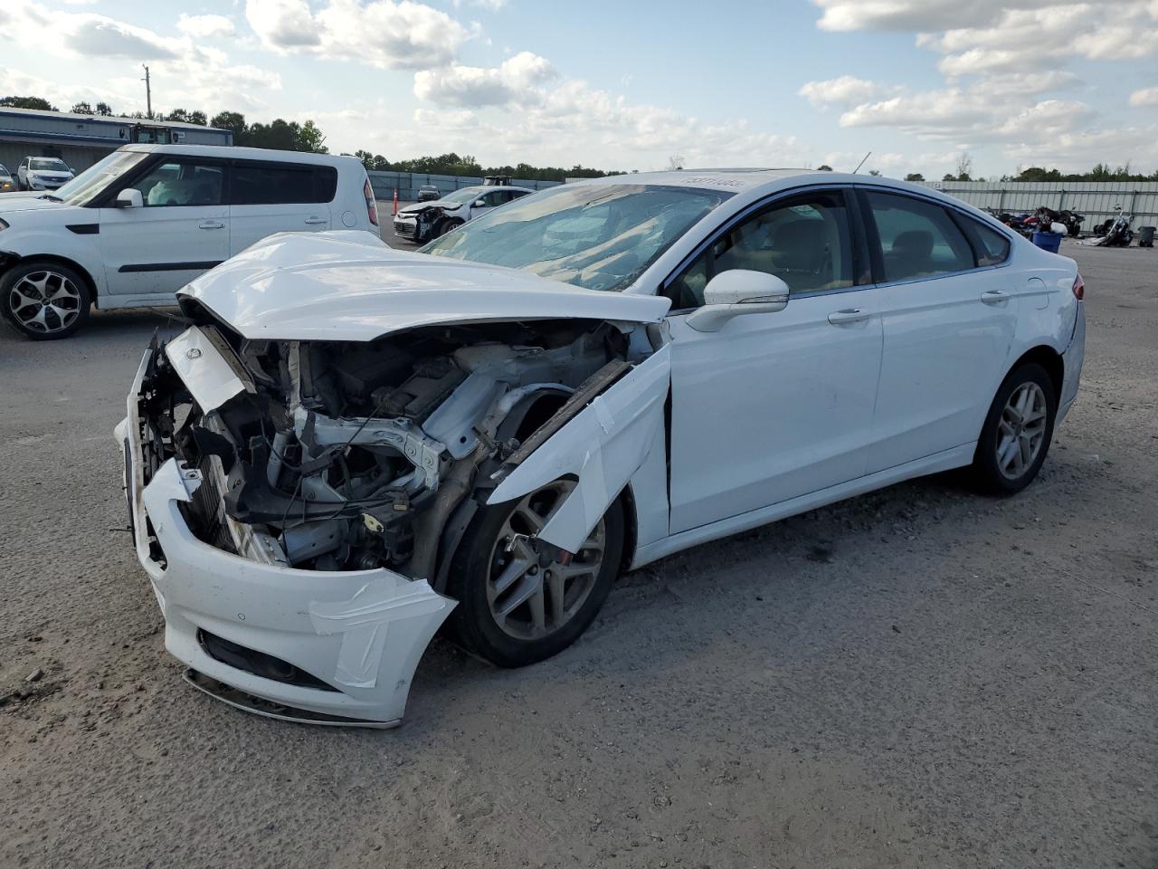 FORD FUSION SE