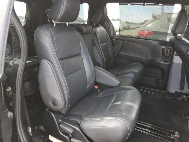 2018 TOYOTA SIENNA SE 5TDXZ3DC5JS942053