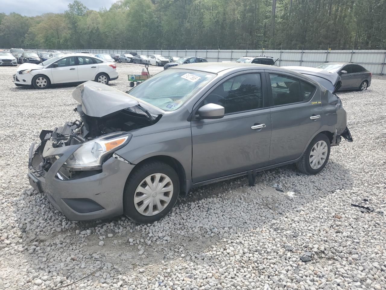 NISSAN VERSA S