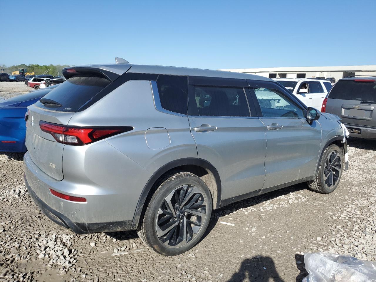 MITSUBISHI OUTLANDER ES