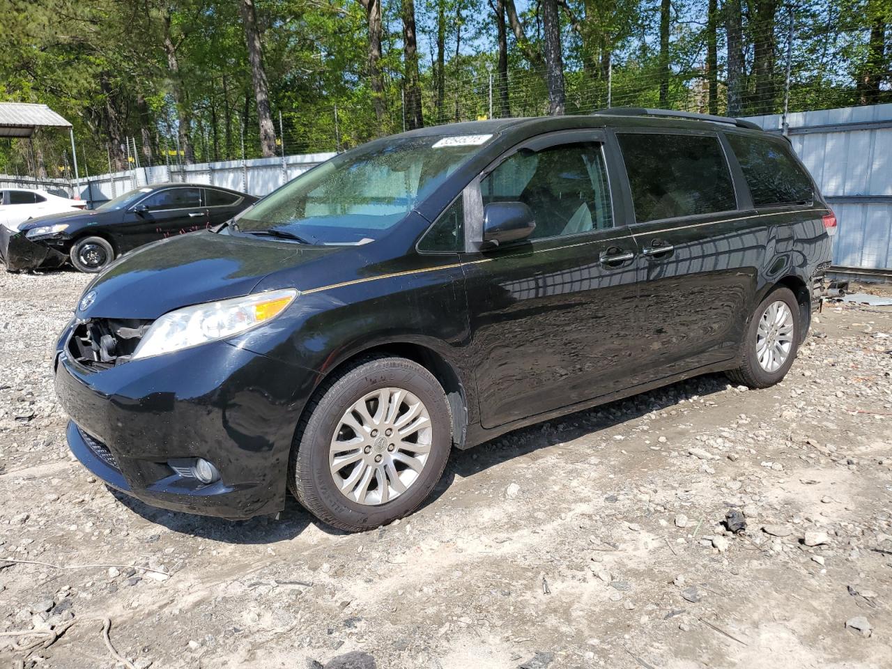 TOYOTA SIENNA XLE