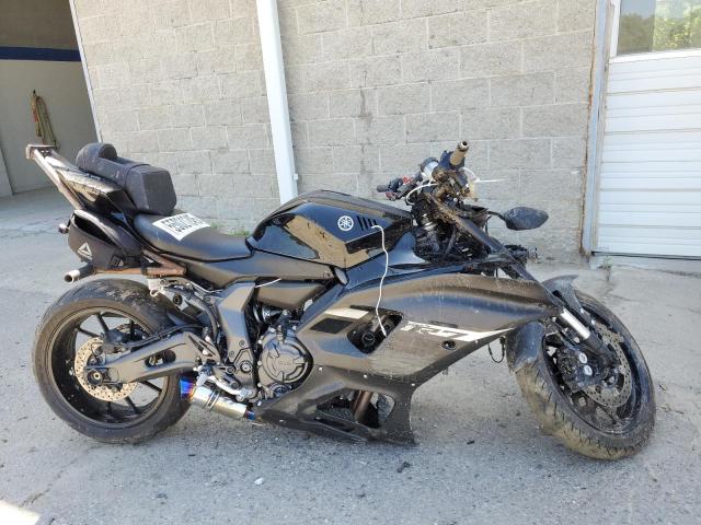 YAMAHA YZFR7 2024 black  gas JYARM38E0RA011435 photo #1